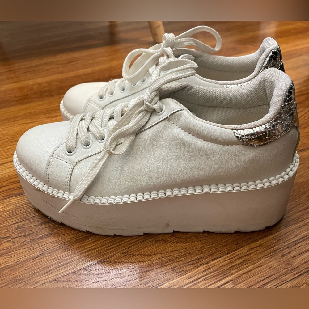 Asos Collection Flatform Sneakers in White with Silver tab
